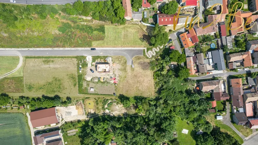 Prodej pozemku, Martiněves, 1360 m2