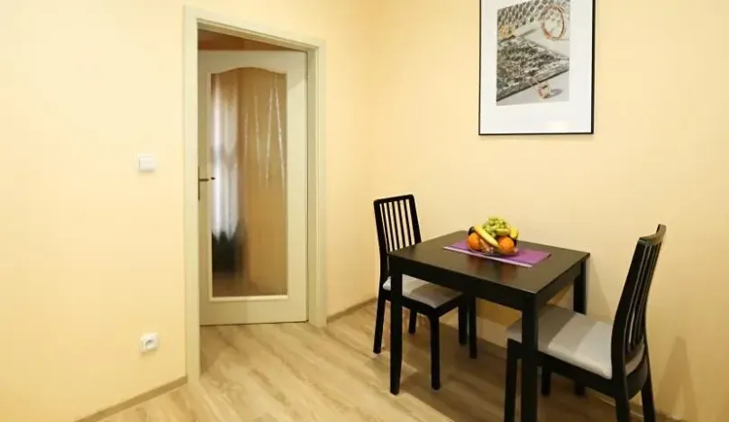 Pronájem bytu 1+1, Praha - Vinohrady, Máchova, 40 m2