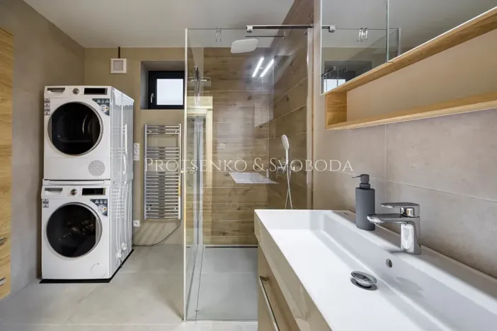 Prodej rodinného domu, Kamenice nad Lipou, Dobšova, 210 m2