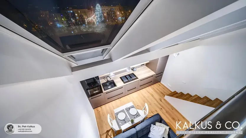 Pronájem atypického bytu, Hradec Králové, Eliščino nábřeží, 38 m2