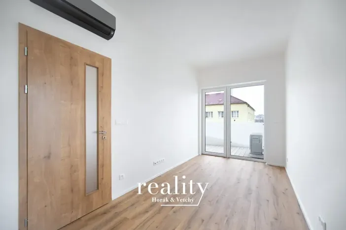 Pronájem bytu 3+kk, Brno, Komárovská, 64 m2