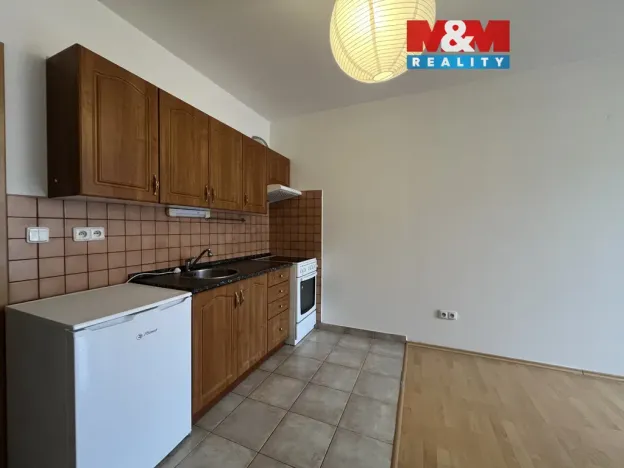 Pronájem bytu 1+kk, Zlín, Na Honech I, 30 m2