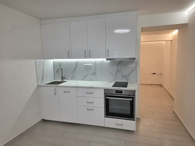 Pronájem bytu 1+kk, Praha - Vinohrady, Nad olšinami, 27 m2