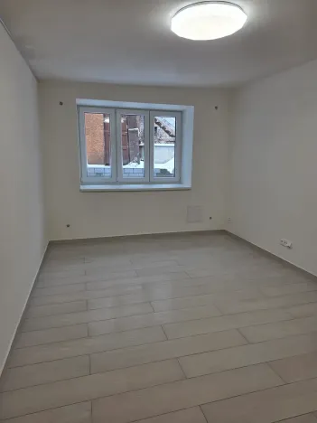 Pronájem bytu 1+kk, Praha - Vinohrady, Nad olšinami, 27 m2