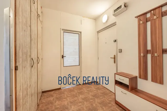 Prodej bytu 3+1, Komárov, Mládežnická, 65 m2