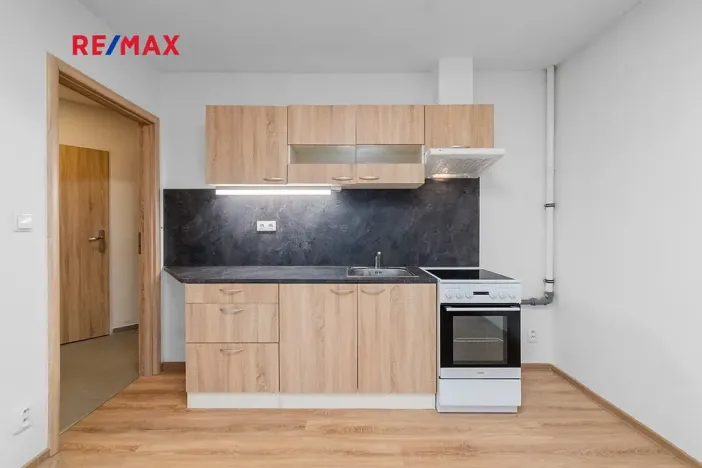 Pronájem bytu 2+kk, Plzeň, Skvrňanská, 37 m2