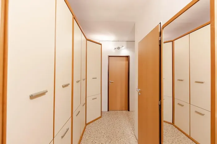 Pronájem bytu 2+kk, Praha - Kobylisy, Rajmonova, 55 m2