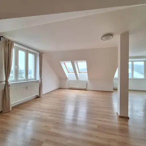 Pronájem bytu 3+kk, Praha, Podbělohorská, 105 m2