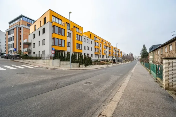 Pronájem bytu 2+kk, Praha - Košíře, Naskové, 56 m2