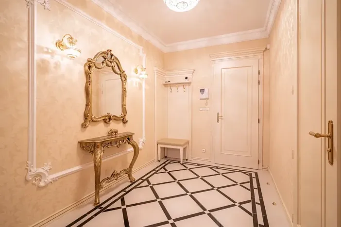 Prodej bytu 3+1, Karlovy Vary, Divadelní náměstí, 113 m2