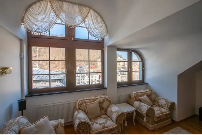 Prodej bytu 3+kk, Karlovy Vary, Divadelní náměstí, 137 m2