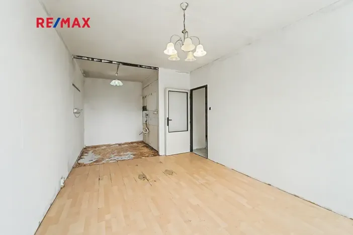 Prodej bytu 2+kk, Praha - Prosek, Zárybská, 42 m2