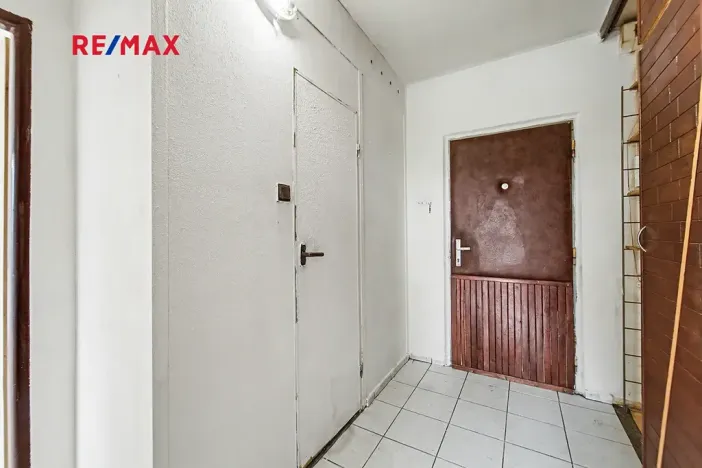 Prodej bytu 2+kk, Praha - Prosek, Zárybská, 42 m2