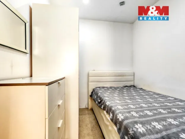 Prodej bytu 3+kk, Šestajovice, Komenského, 48 m2