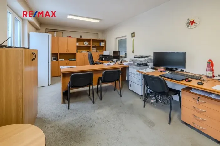 Prodej výrobních prostor, Neuměř, 405 m2