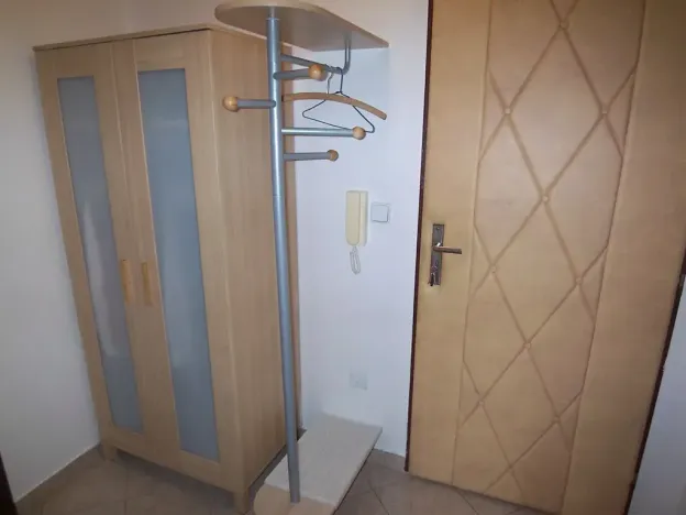 Pronájem bytu 1+kk, Praha - Košíře, Houdova, 33 m2