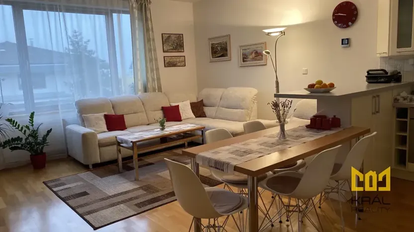 Pronájem bytu 2+kk, Praha - Prosek, Valečovská, 68 m2