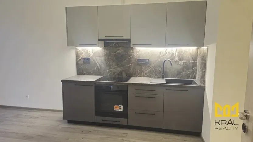 Pronájem bytu 2+kk, Praha - Smíchov, Nádražní, 52 m2