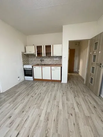 Pronájem bytu 2+kk, Jablonec nad Nisou, Liberecká, 36 m2