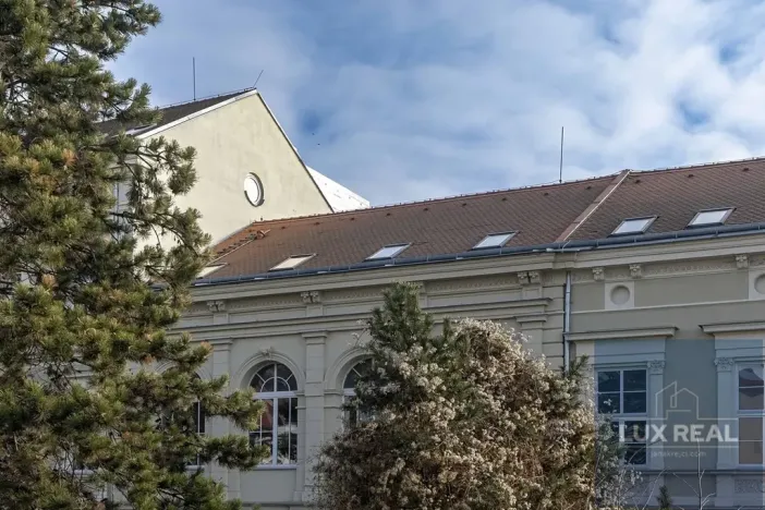Prodej atypického bytu, Mikulov, Komenského, 164 m2