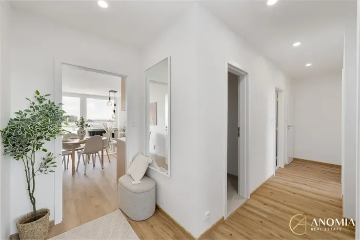 Prodej bytu 4+kk, Praha - Kobylisy, Třebenická, 73 m2