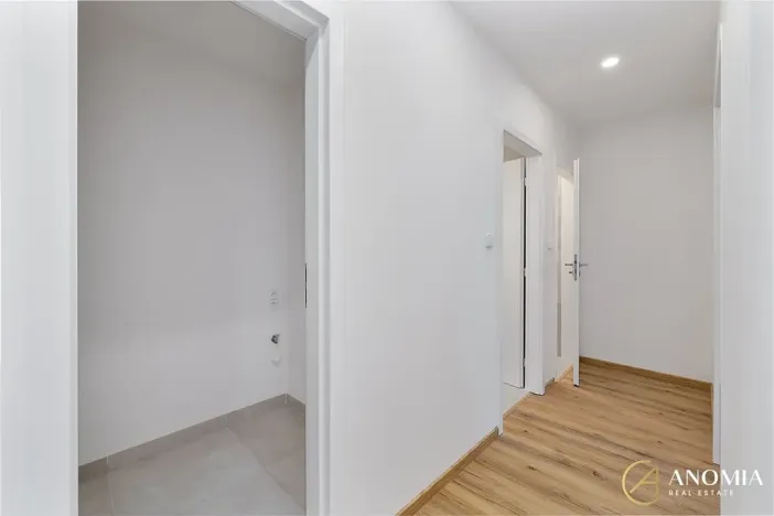 Prodej bytu 4+kk, Praha - Kobylisy, Třebenická, 73 m2