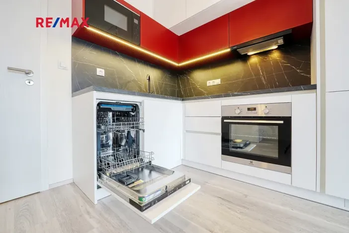 Prodej bytu 1+kk, Plzeň, Františka Kováříka, 32 m2