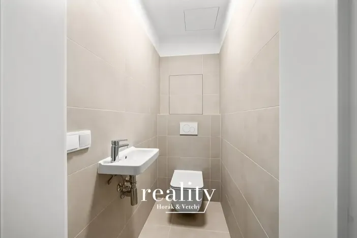 Prodej bytu 3+kk, Znojmo, Jarošova, 76 m2