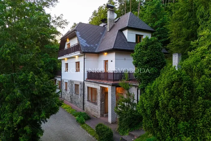 Prodej ubytování, Mnichovice, Nad rybníkem, 312 m2