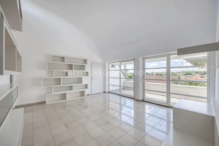 Prodej vícegeneračního domu, Křižanov, Benešovo náměstí, 530 m2