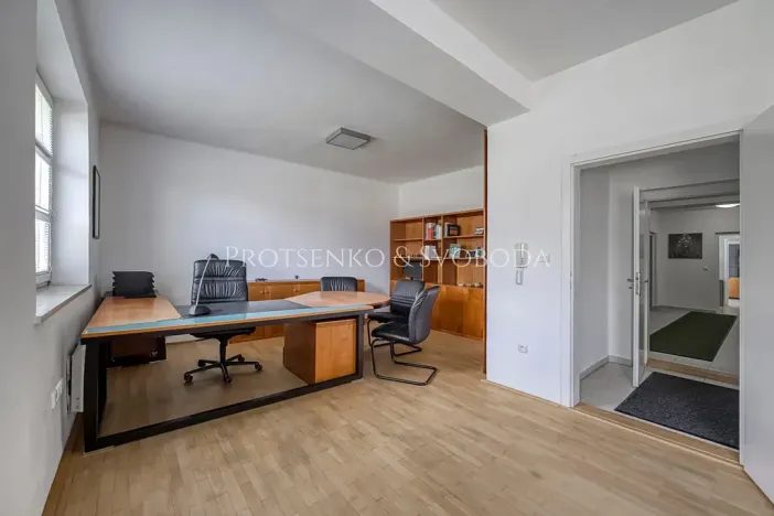 Prodej ordinace, Křižanov, Benešovo náměstí, 530 m2