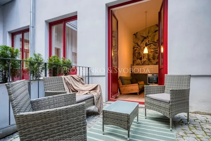 Prodej bytu 2+kk, Praha - Karlín, Prvního pluku, 73 m2