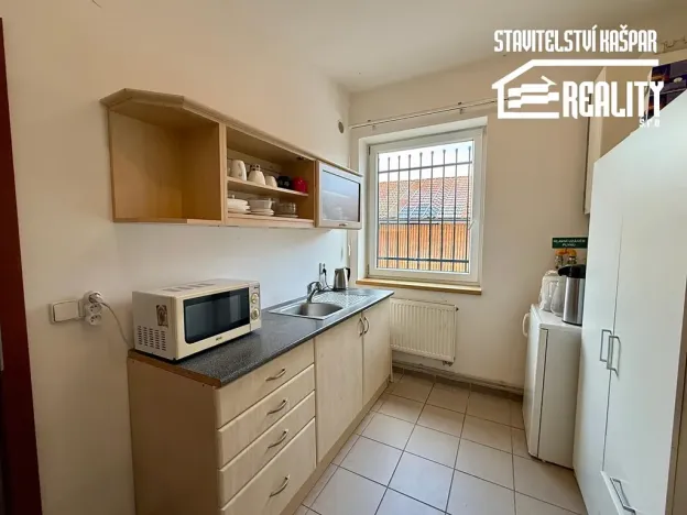 Pronájem obchodního prostoru, Chrudim, Obce Ležáků, 146 m2