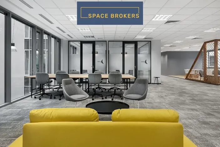 Pronájem kanceláře, Praha, Křižíkova, 550 m2