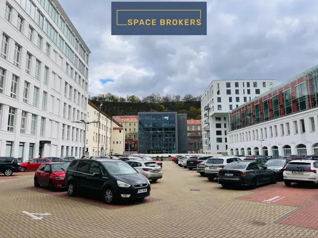 Pronájem kanceláře, Praha, Křižíkova, 1080 m2