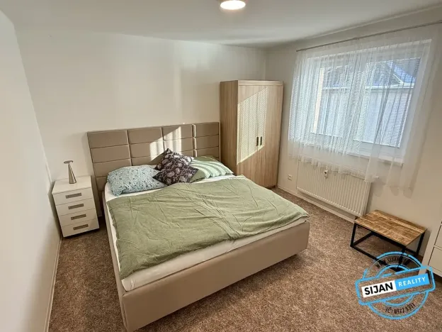 Pronájem bytu 2+kk, Opava, Krnovská, 37 m2