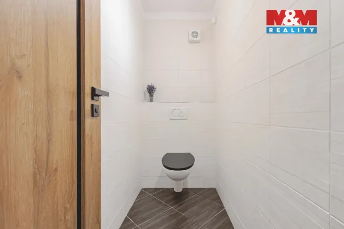 Prodej bytu 4+kk, Klatovy - Klatovy III, Husovo náměstí, 78 m2