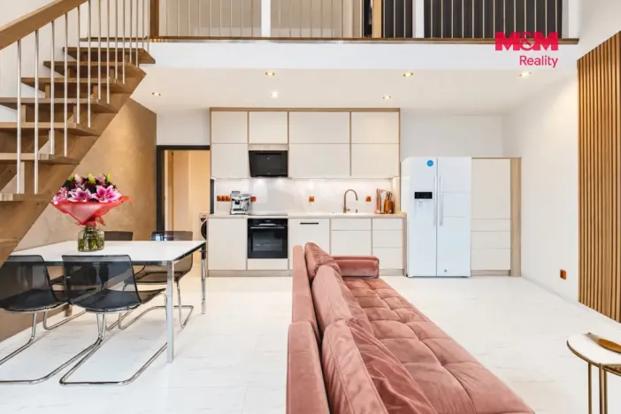 Prodej bytu 4+kk, Klatovy - Klatovy III, Husovo náměstí, 78 m2