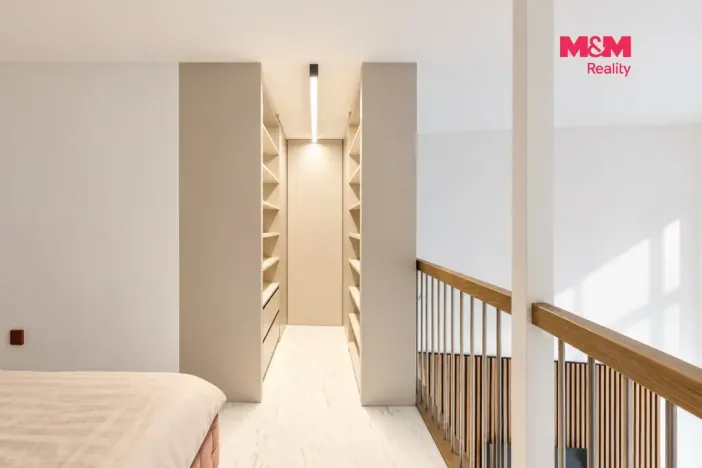 Prodej bytu 4+kk, Klatovy - Klatovy III, Husovo náměstí, 78 m2