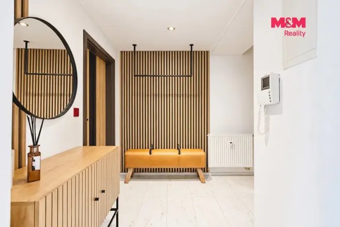 Prodej bytu 4+kk, Klatovy - Klatovy III, Husovo náměstí, 78 m2