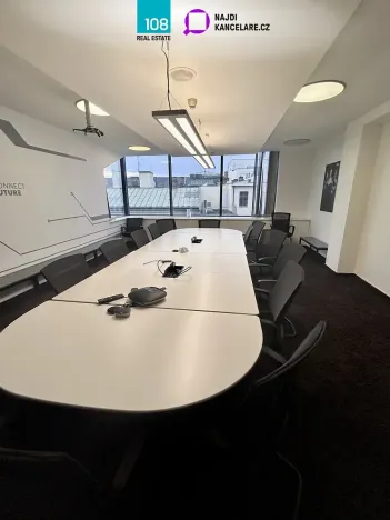 Pronájem kanceláře, Praha - Nové Město, Spálená, 977 m2
