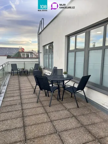 Pronájem kanceláře, Praha - Nové Město, Spálená, 977 m2