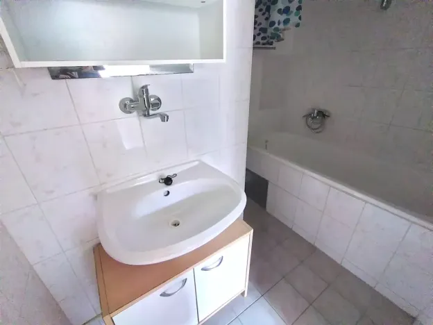 Pronájem bytu 1+1, Praha - Vršovice, Madridská, 38 m2