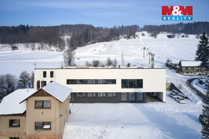 Pronájem obchodního prostoru, Hronov - Zbečník, 780 m2