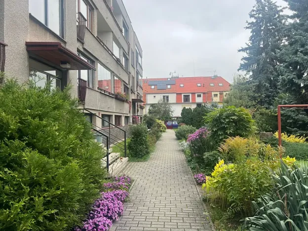 Pronájem bytu 2+kk, Praha - Radotín, V Parníku, 63 m2