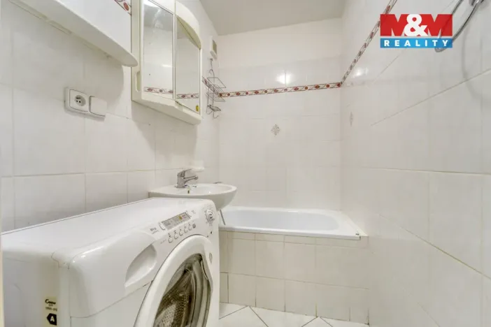 Prodej bytu 1+1, Praha - Černý Most, Bouřilova, 38 m2