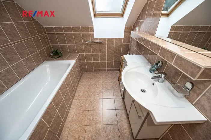 Pronájem rodinného domu, Mirošovice, Senohrabská, 150 m2