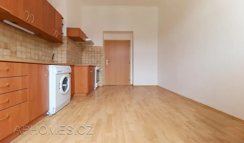 Pronájem bytu 1+1, Praha - Smíchov, Kováků, 36 m2