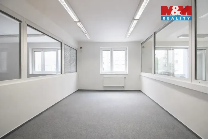 Pronájem kanceláře, Praha - Hostivař, Na Plískavě, 401 m2