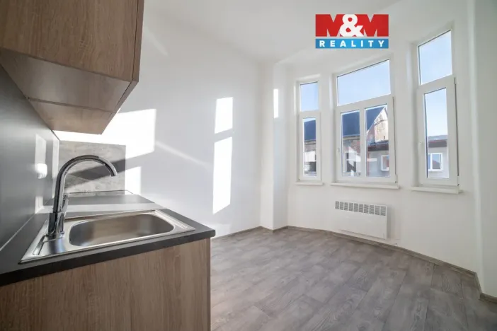 Pronájem bytu 1+1, Sokolov, Nádražní, 39 m2